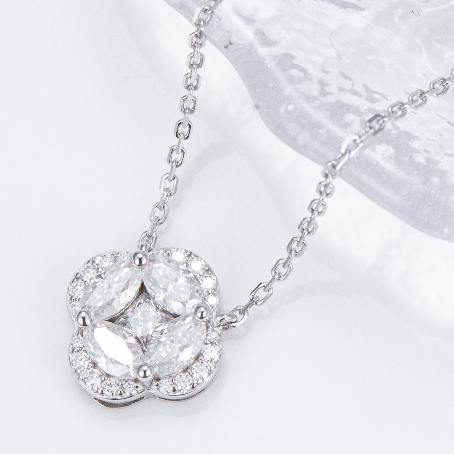 Silver Clover Necklace with Moissanite